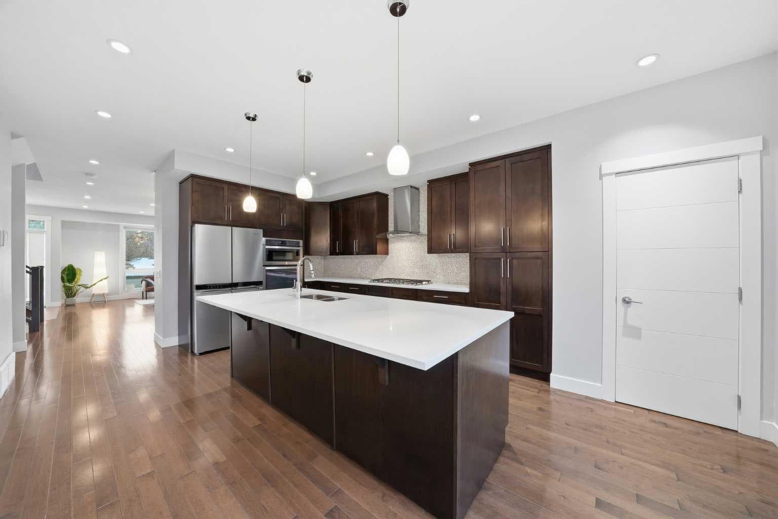2018 37 Street SW