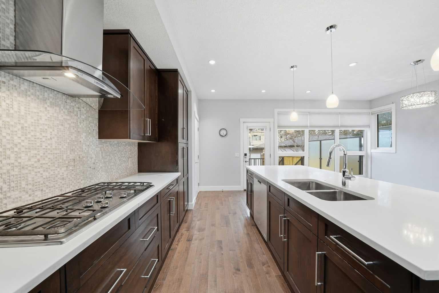 2018 37 Street SW
