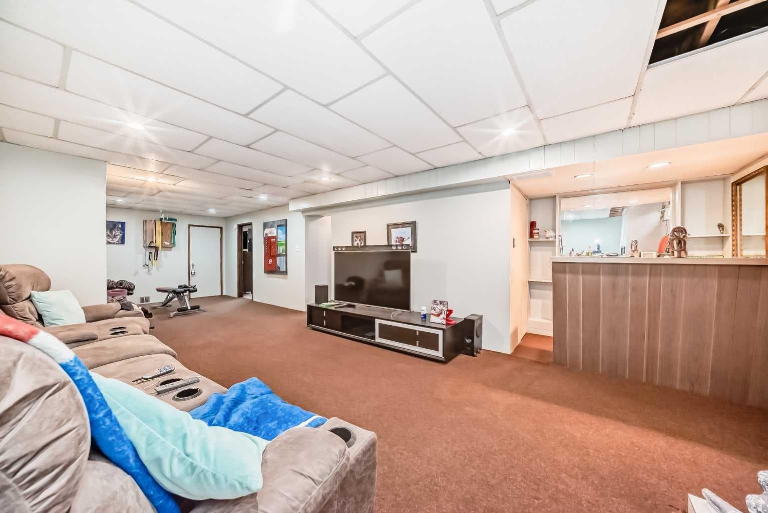 29 Chisholm Crescent NW
