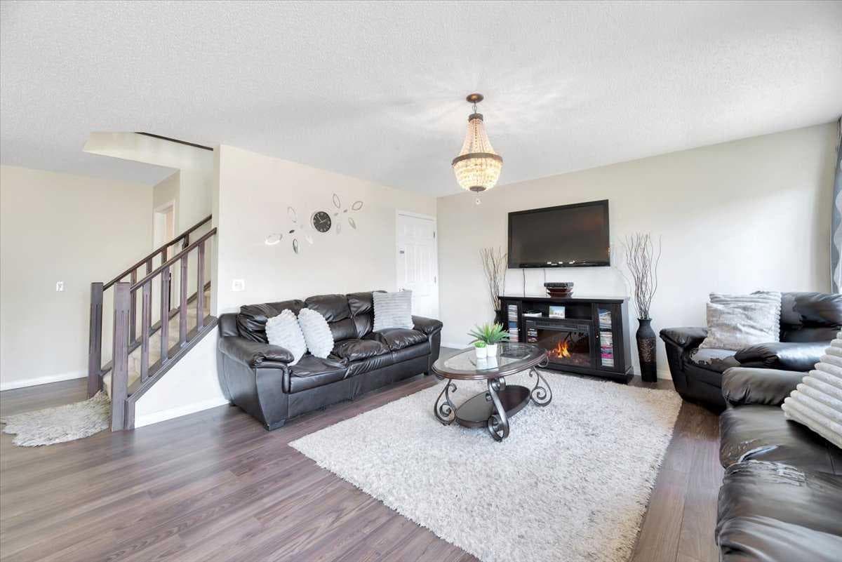 145 Viewpointe Terrace 