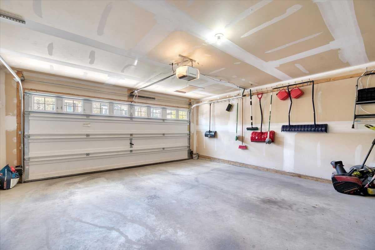 145 Viewpointe Terrace 