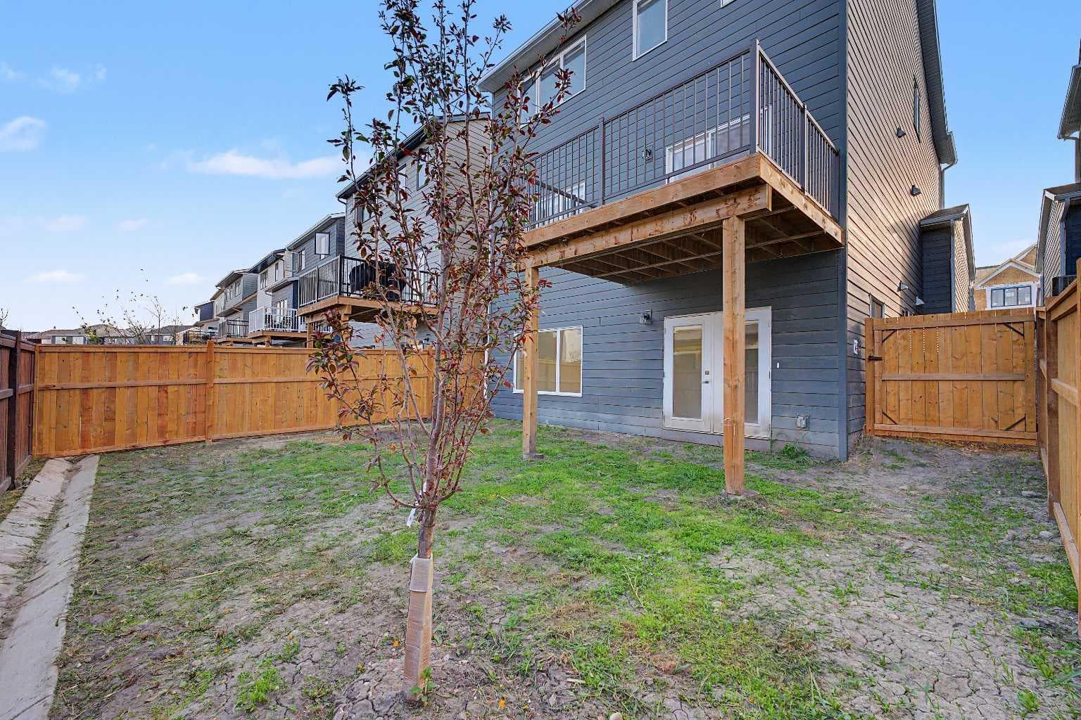 309 Baneberry Way SW