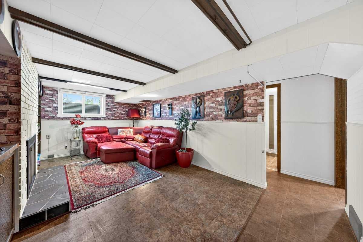 227 Martell Road NE