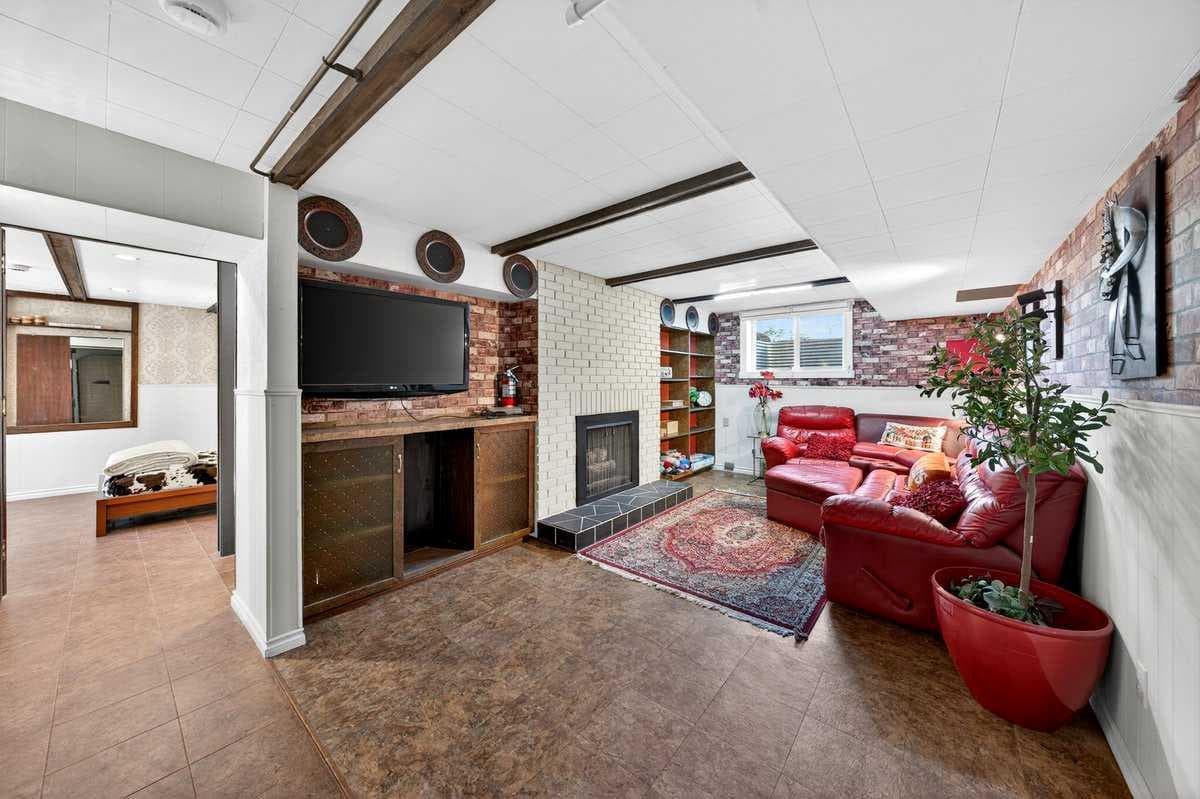 227 Martell Road NE
