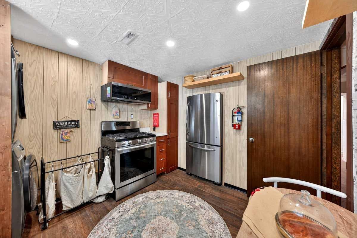 227 Martell Road NE