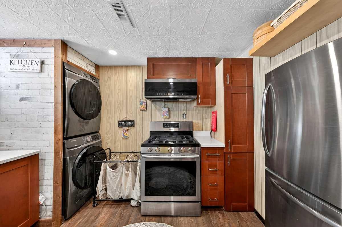 227 Martell Road NE