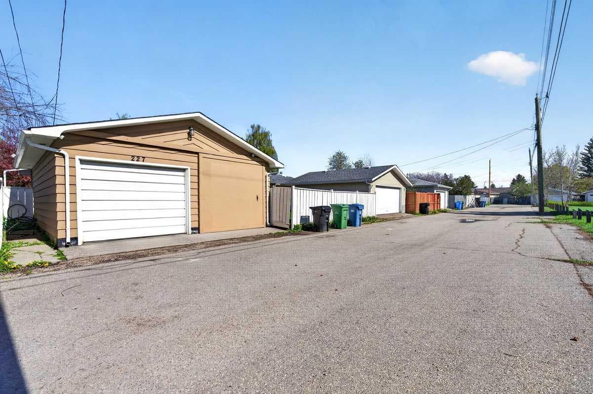 227 Martell Road NE