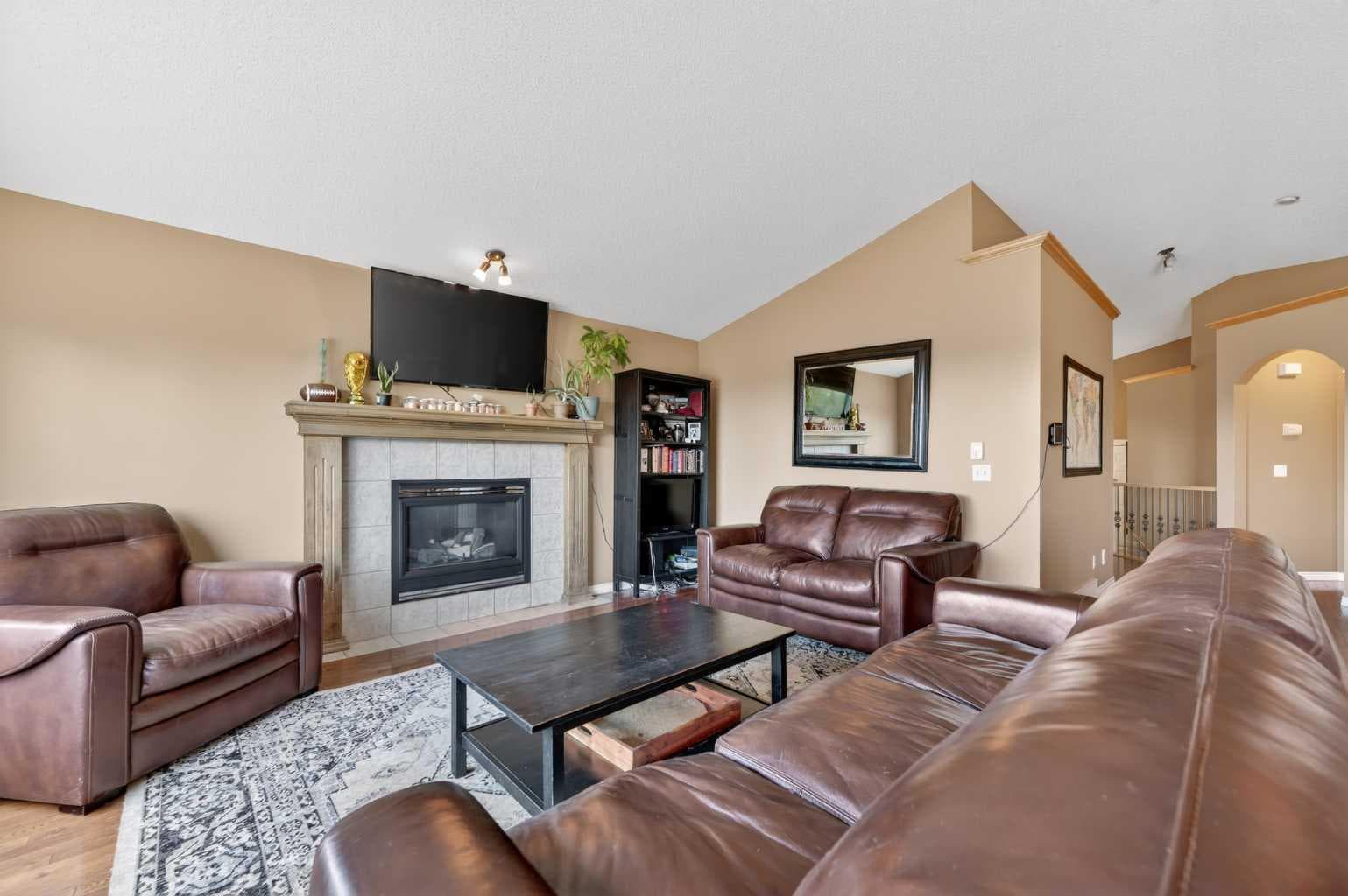 44 Bridlepost Green SW