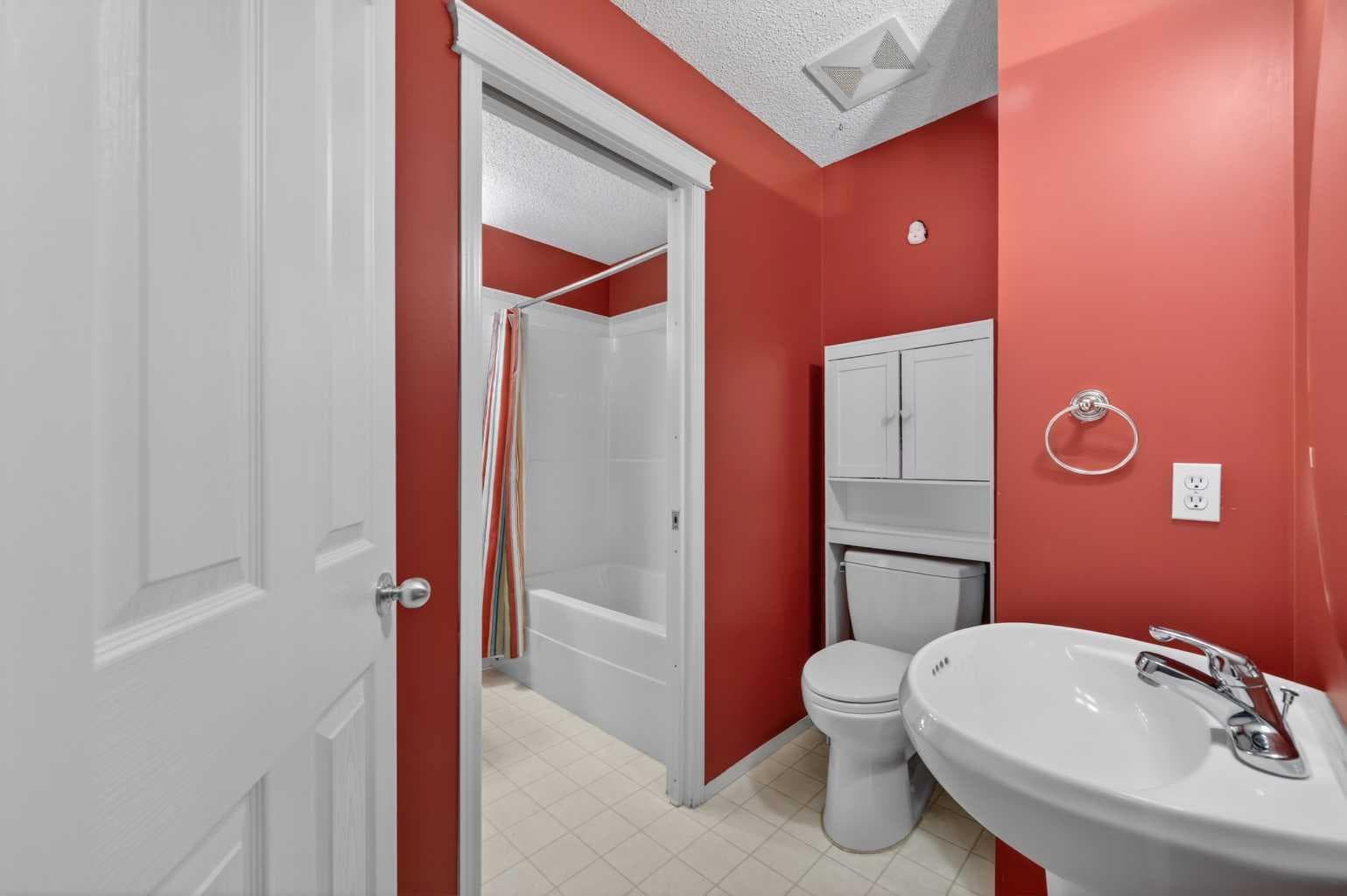 44 Bridlepost Green SW