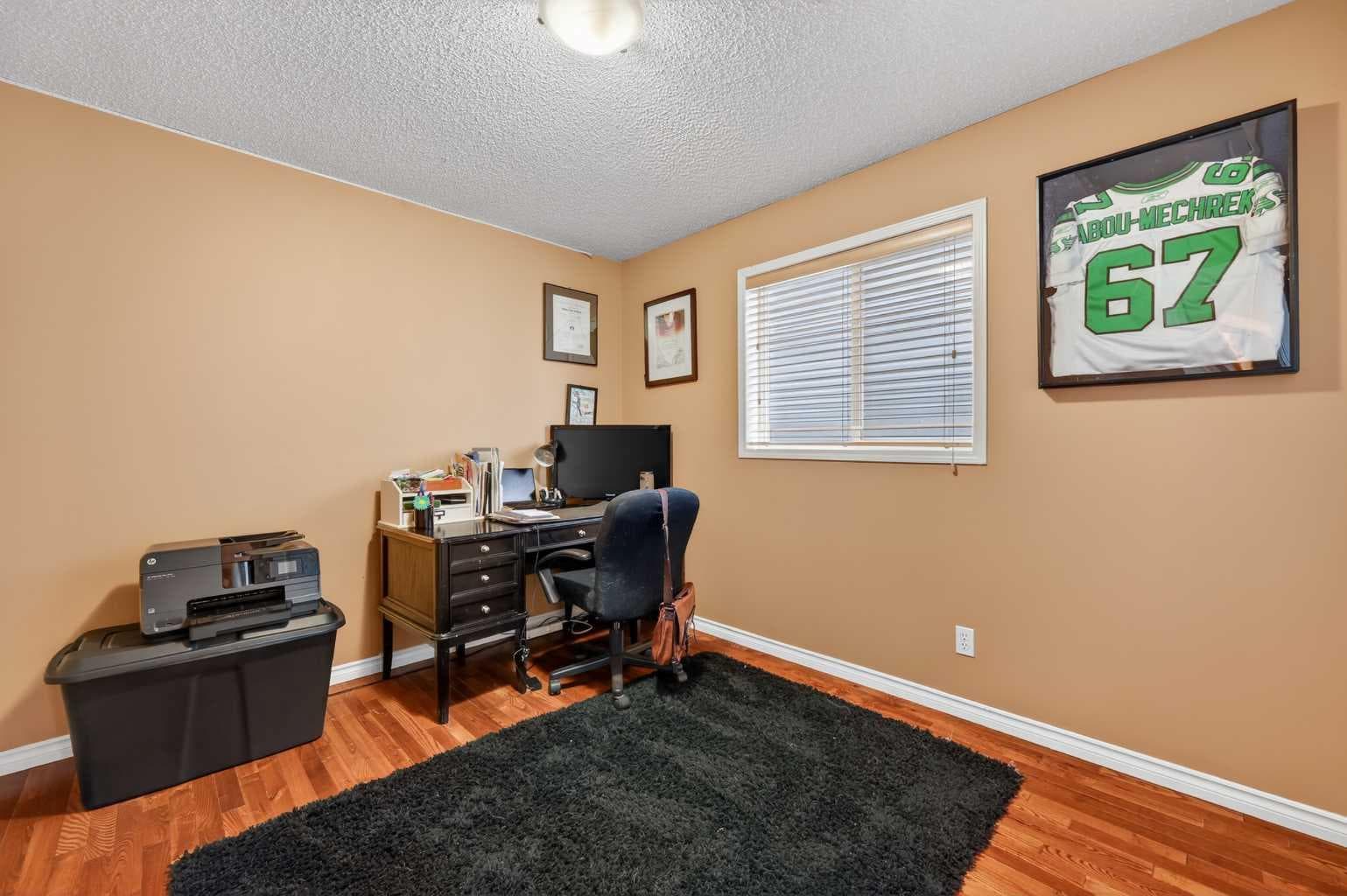 44 Bridlepost Green SW