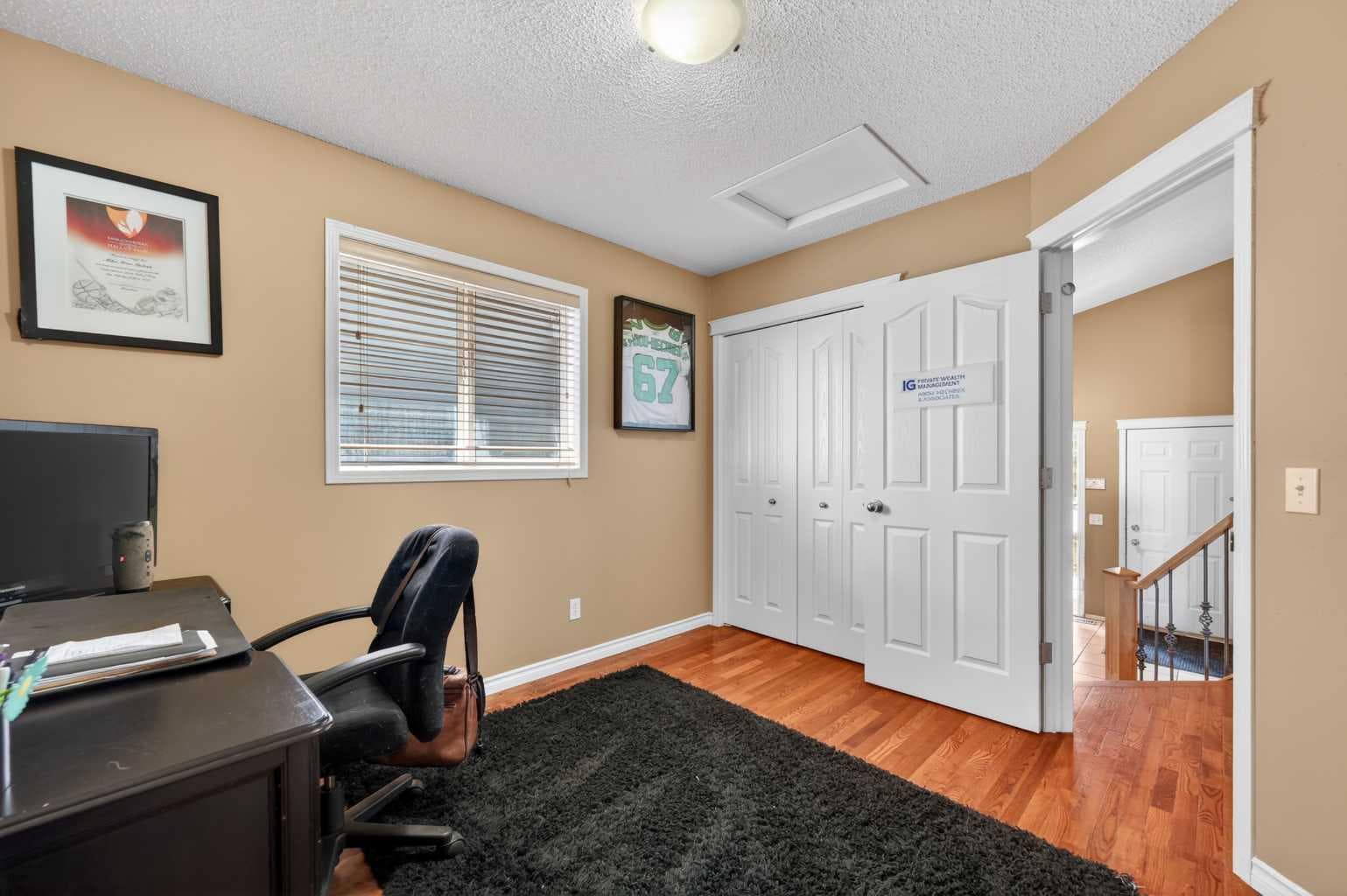 44 Bridlepost Green SW