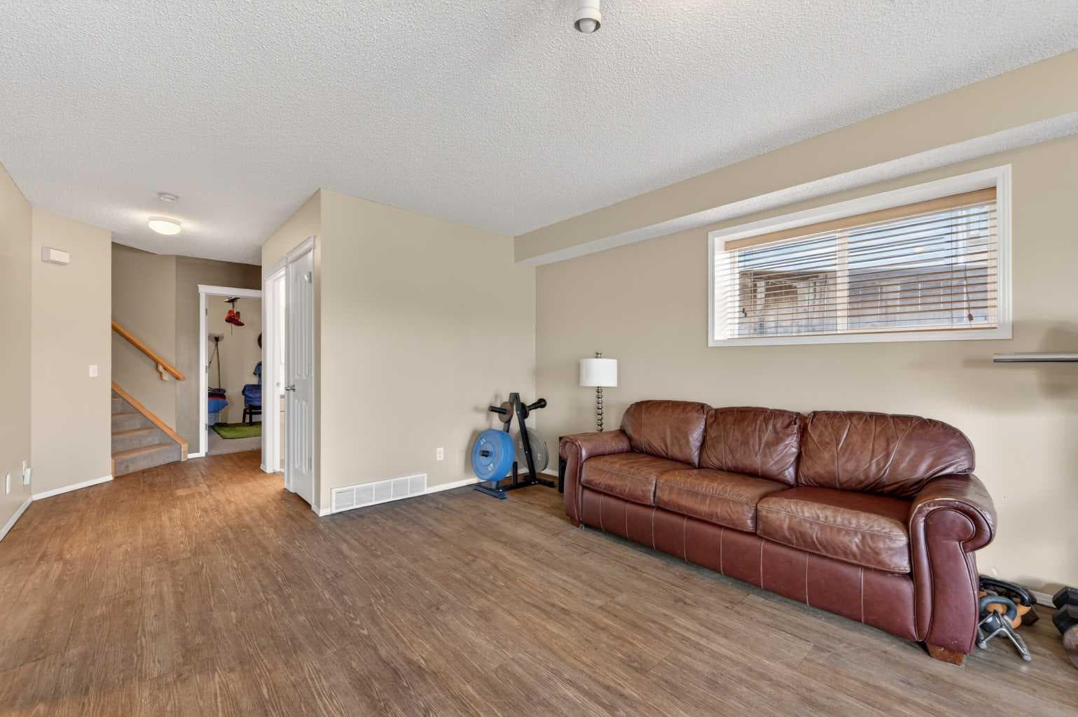 44 Bridlepost Green SW