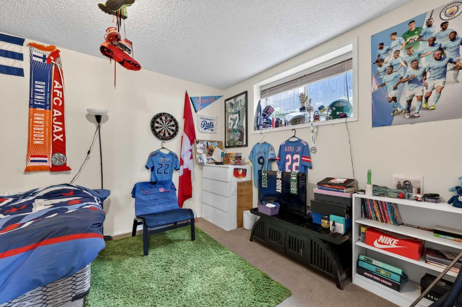 44 Bridlepost Green SW
