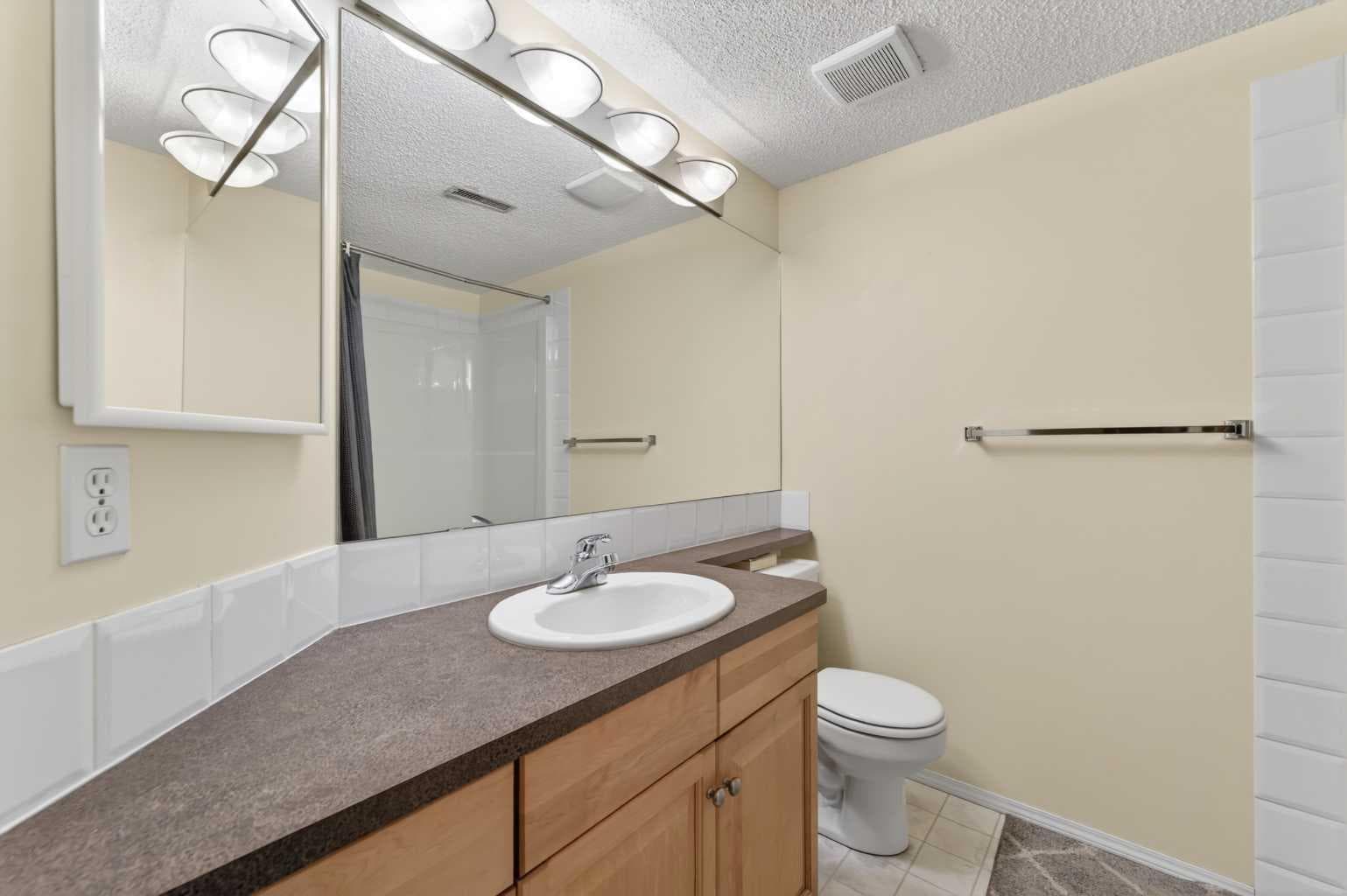 44 Bridlepost Green SW
