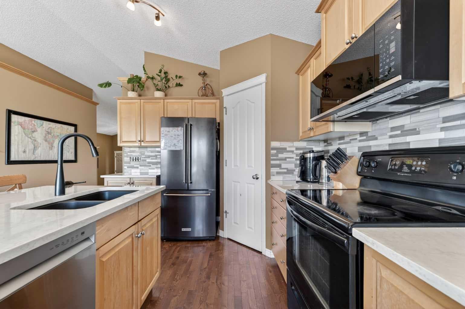 44 Bridlepost Green SW