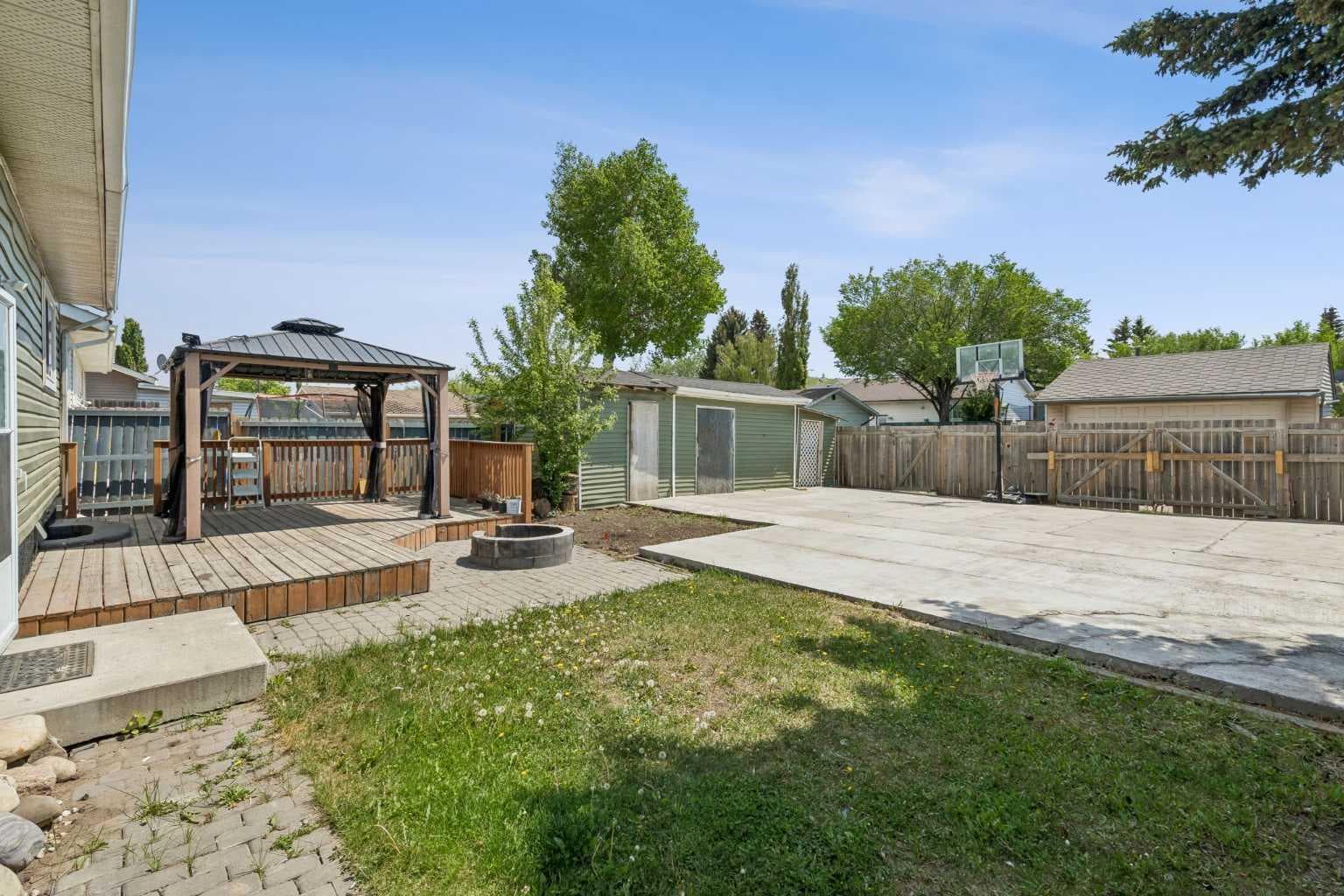 83 Appletree Close SE