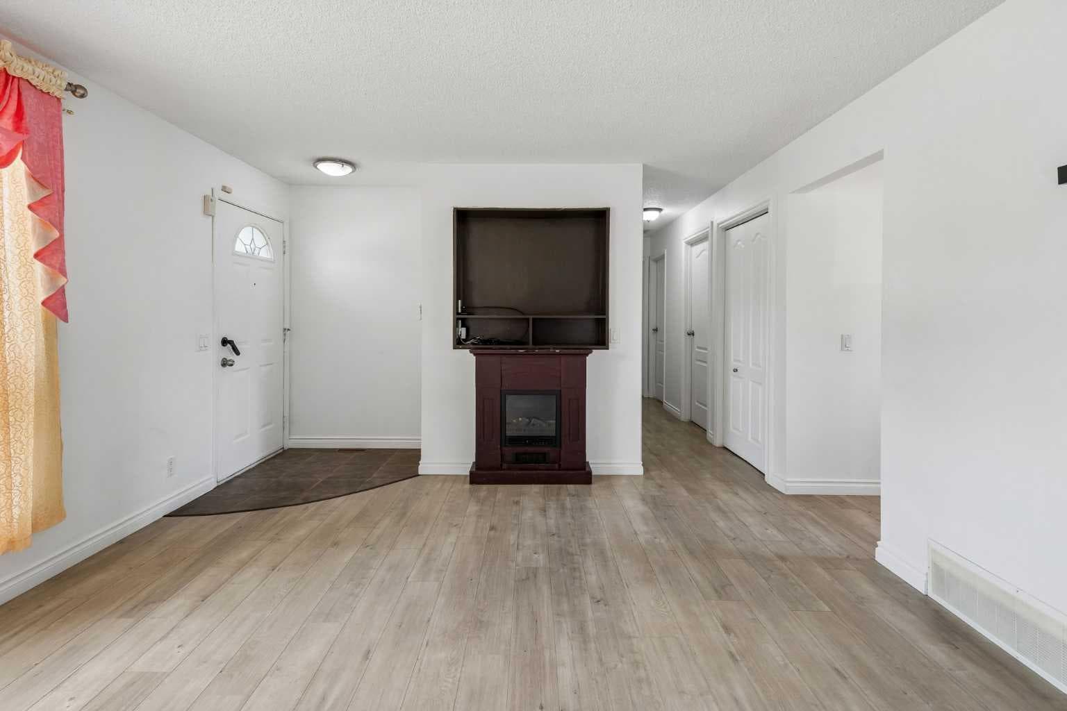 83 Appletree Close SE