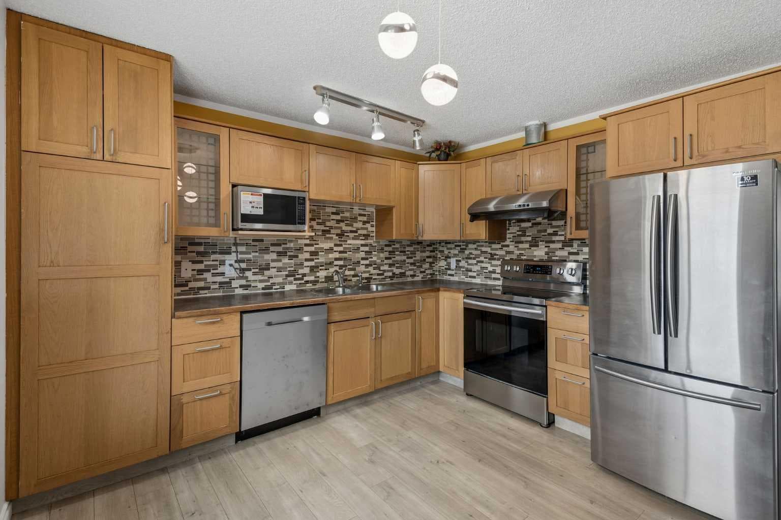 83 Appletree Close SE