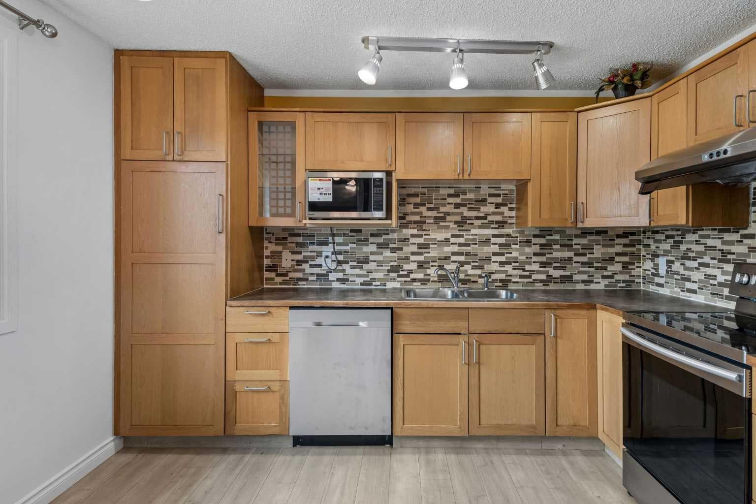 83 Appletree Close SE