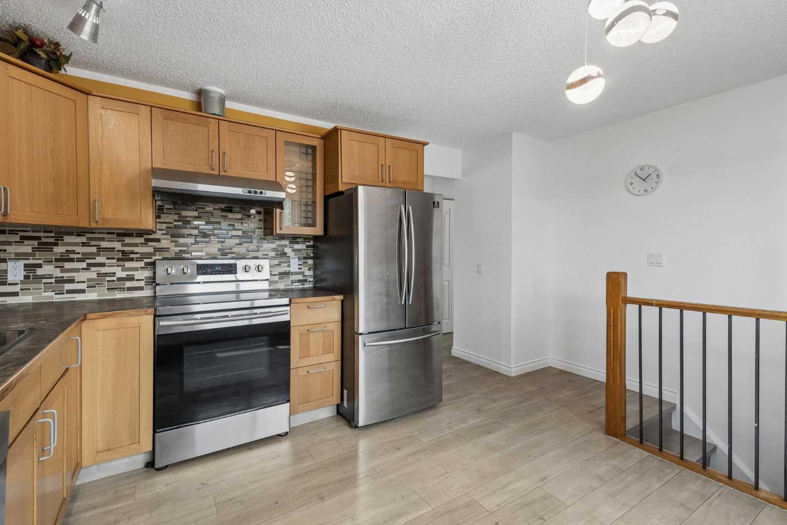83 Appletree Close SE