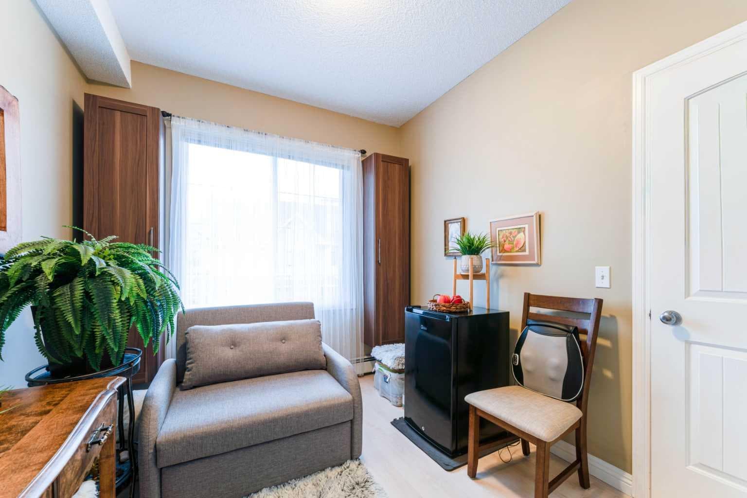 206, 8 Prestwick Pond Terrace SE