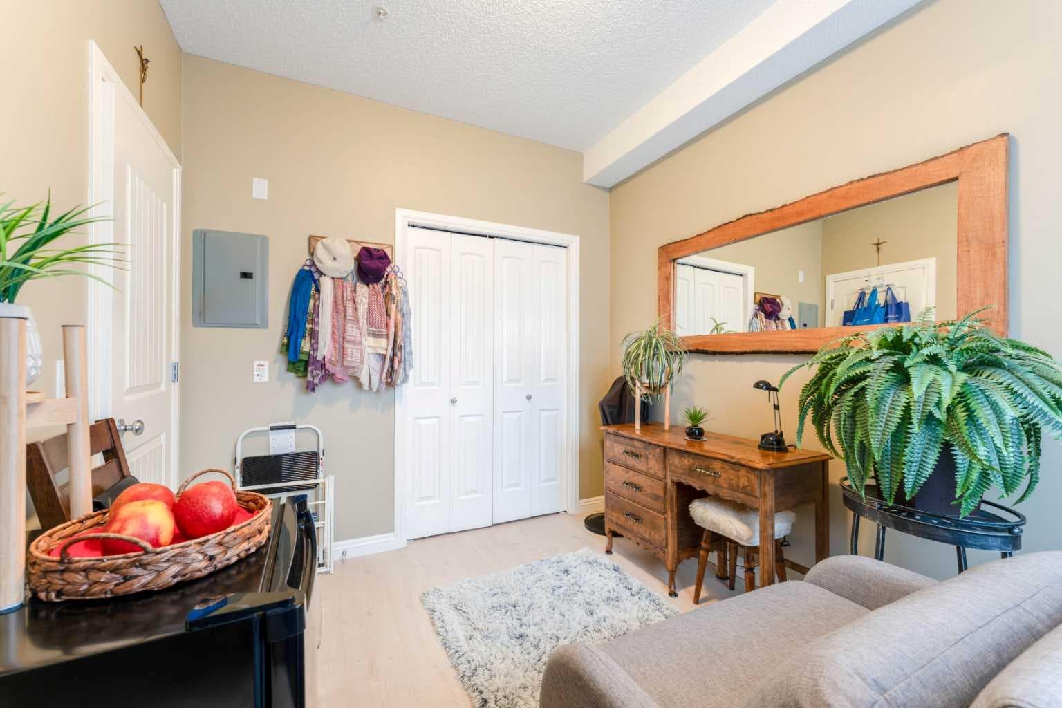 206, 8 Prestwick Pond Terrace SE