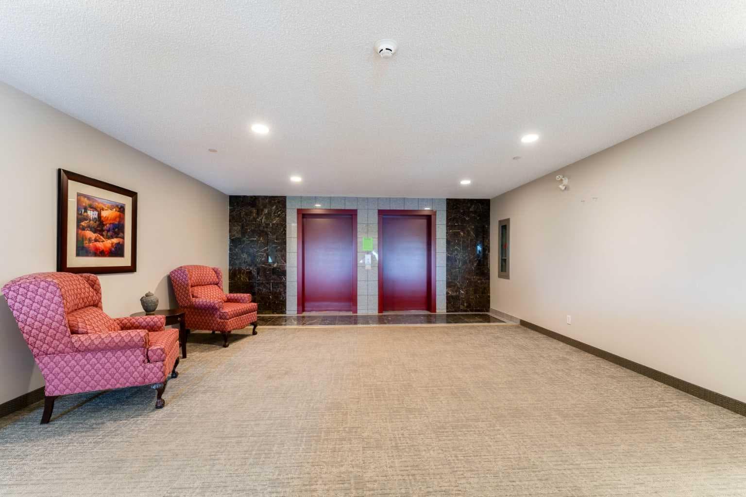 206, 8 Prestwick Pond Terrace SE