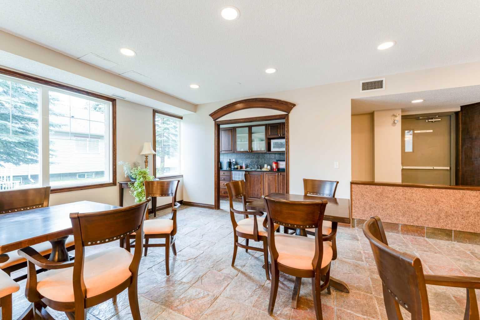 206, 8 Prestwick Pond Terrace SE