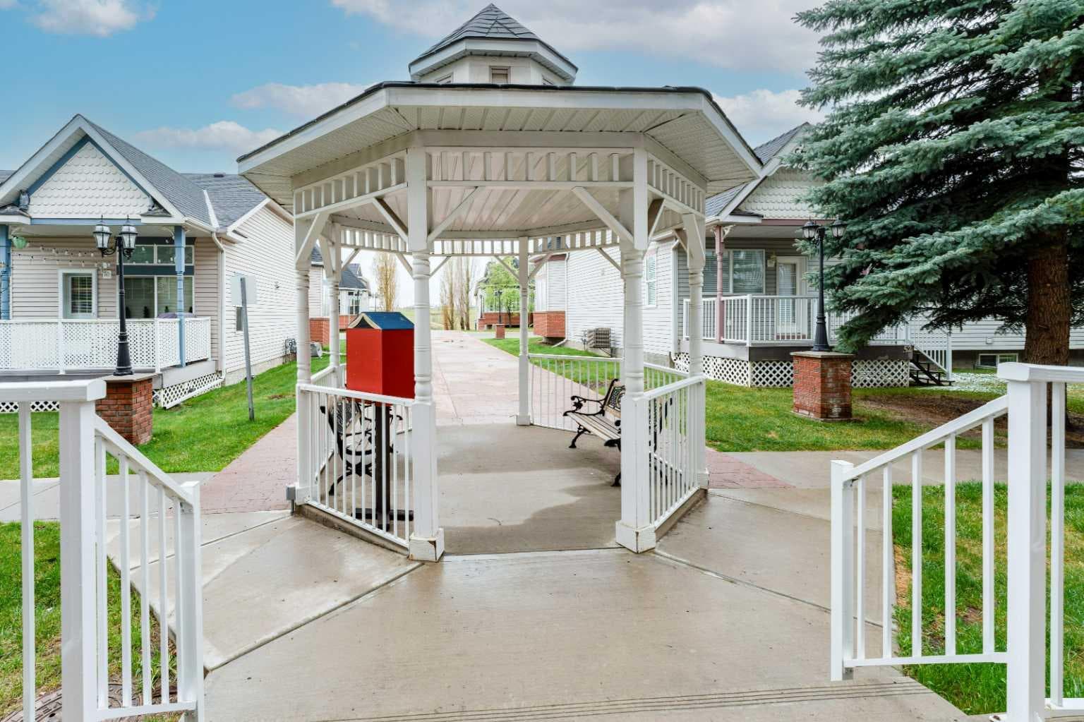 206, 8 Prestwick Pond Terrace SE