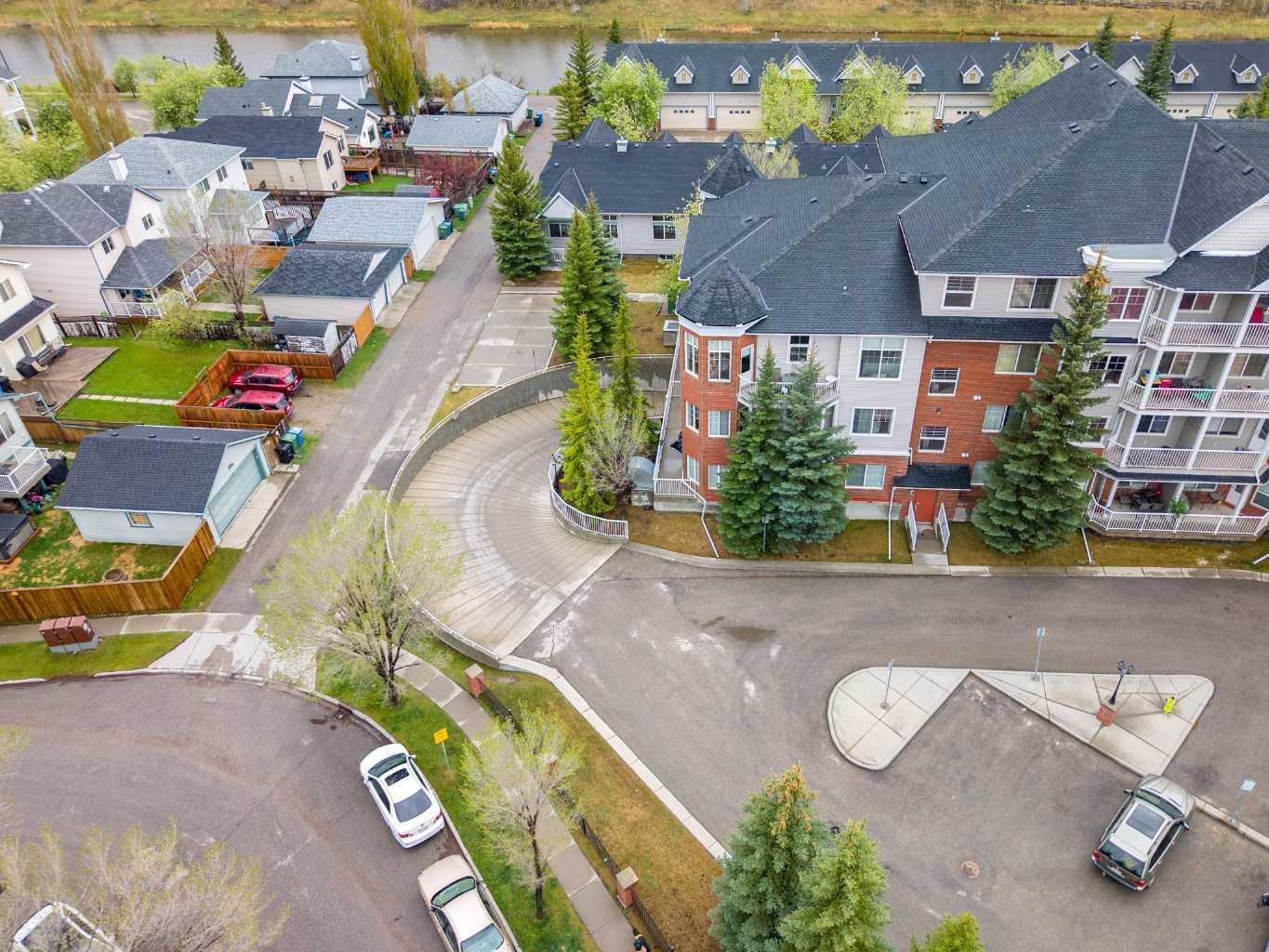 206, 8 Prestwick Pond Terrace SE