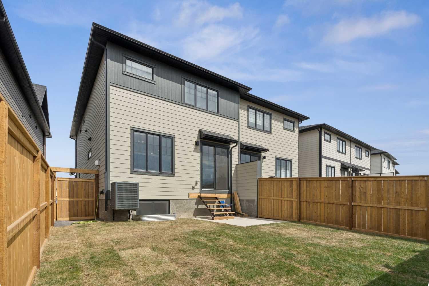 195 Greenwich Drive NW