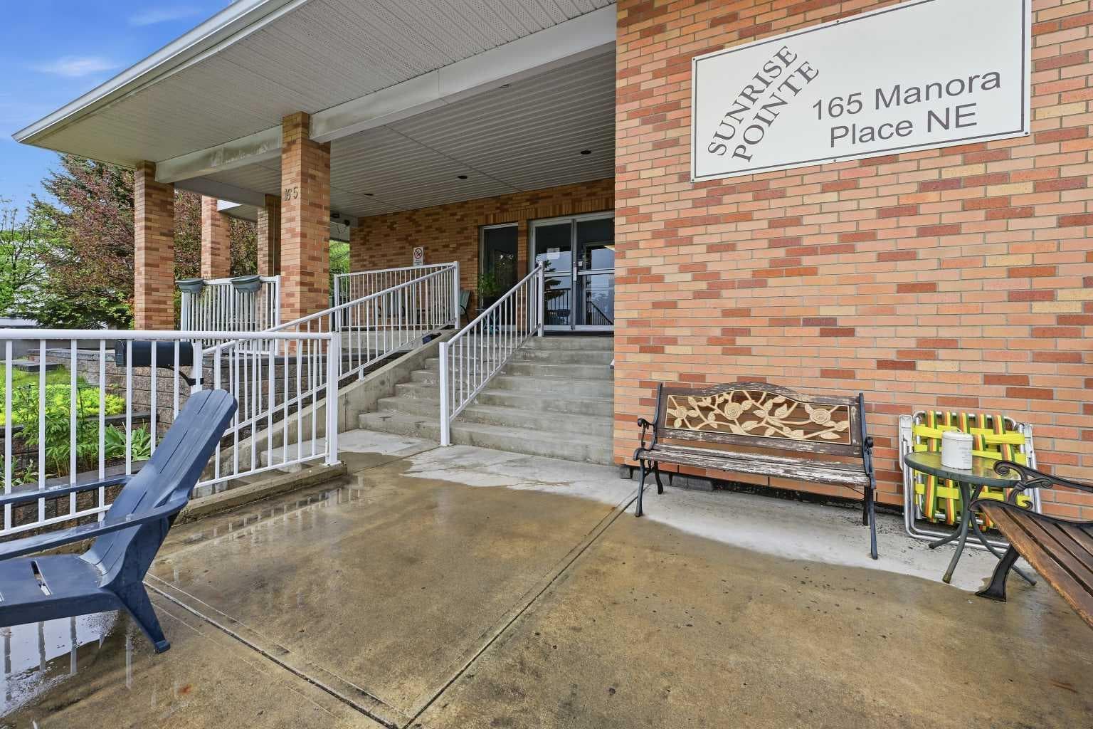 439, 165 Manora Place NE