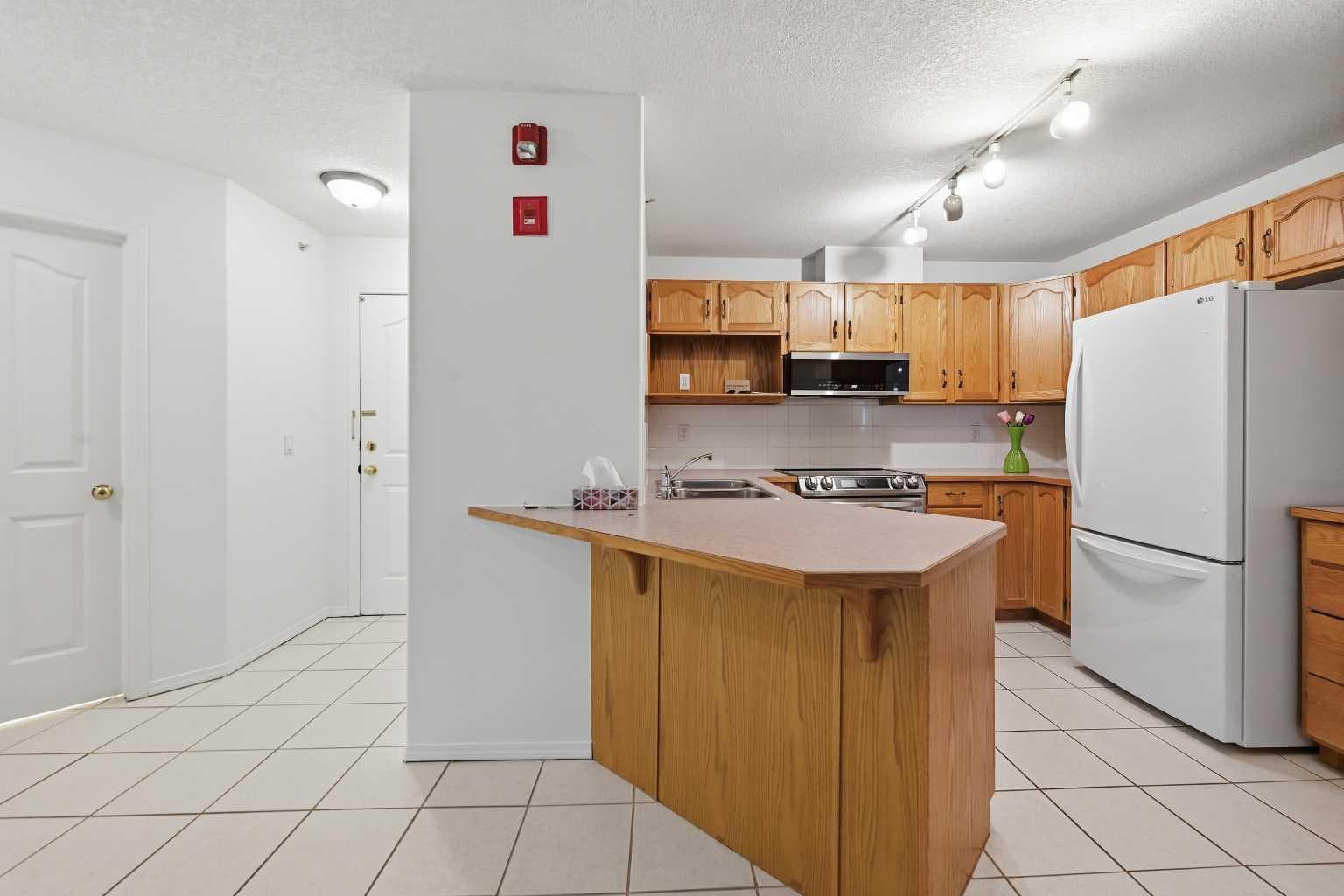 439, 165 Manora Place NE