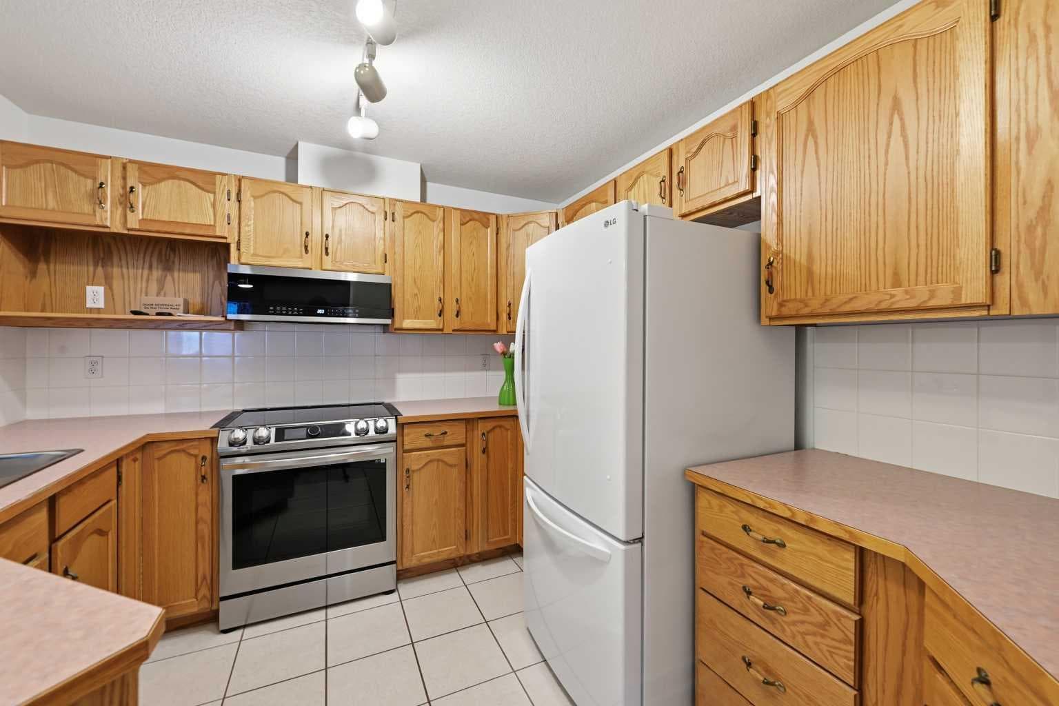439, 165 Manora Place NE
