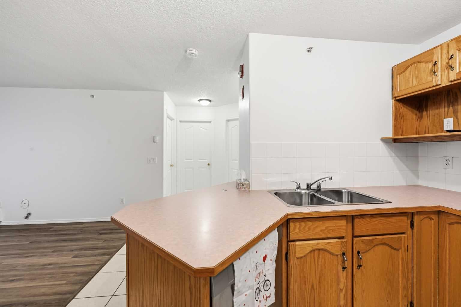439, 165 Manora Place NE