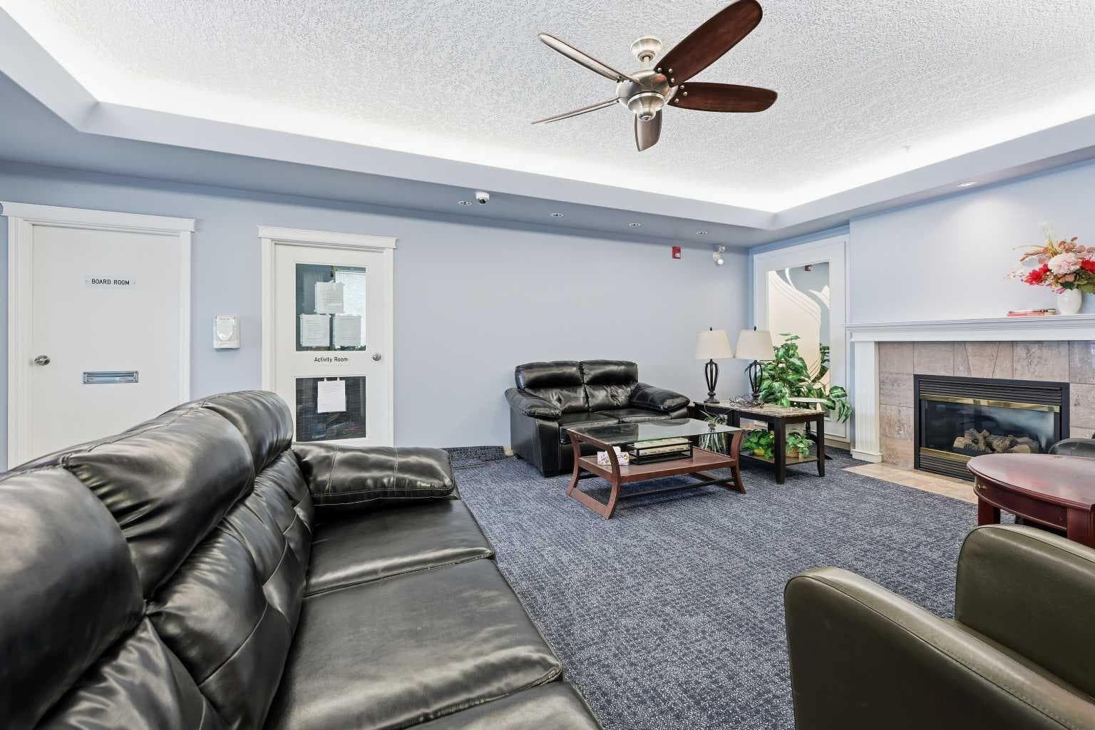 439, 165 Manora Place NE