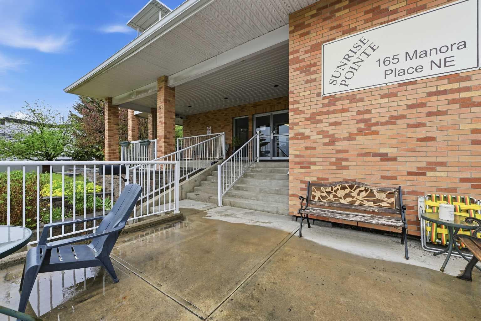 439, 165 Manora Place NE