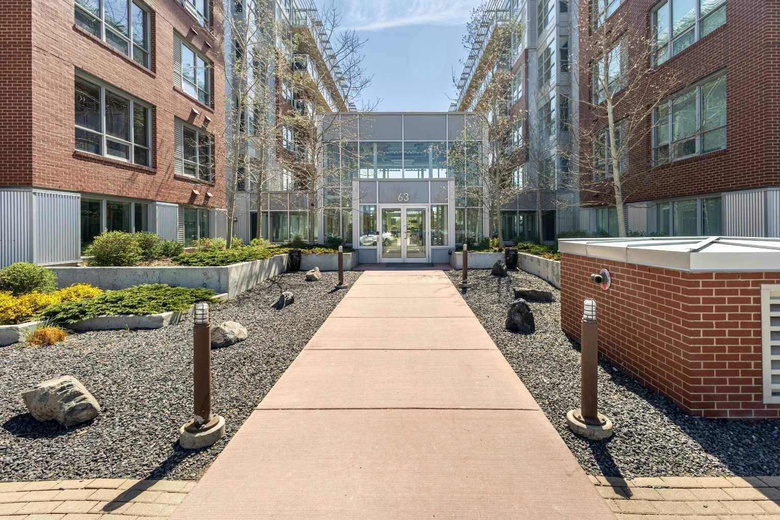 225, 63 Inglewood Park SE