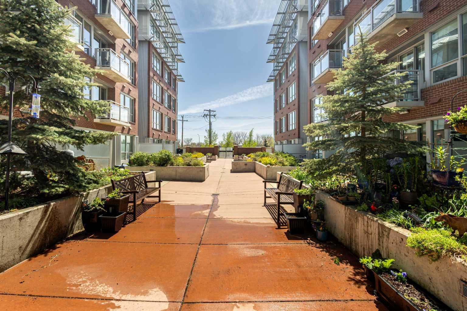 225, 63 Inglewood Park SE