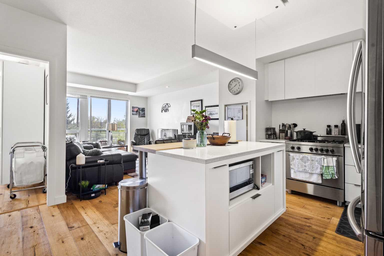 225, 63 Inglewood Park SE