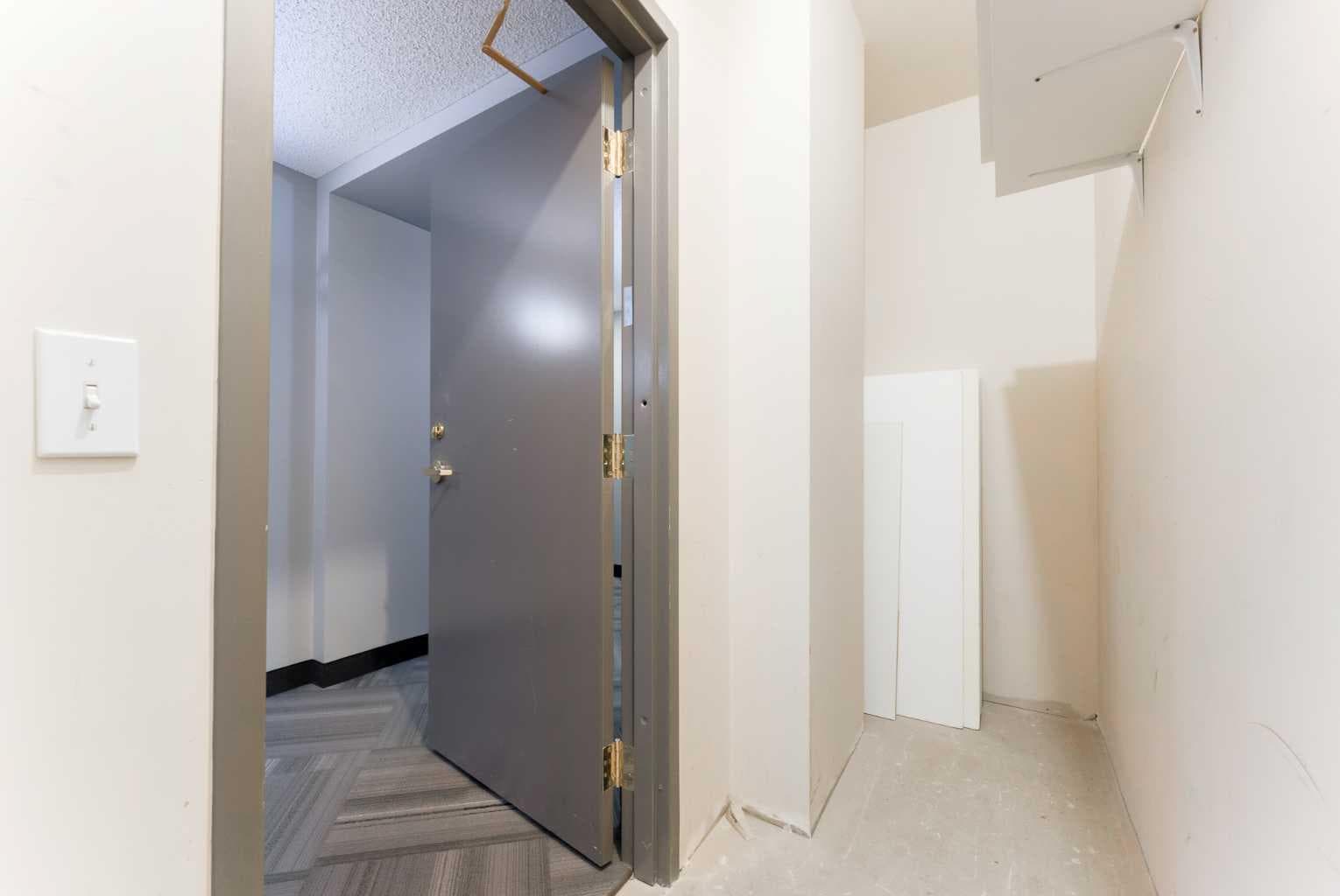 205, 200 Patina Court SW