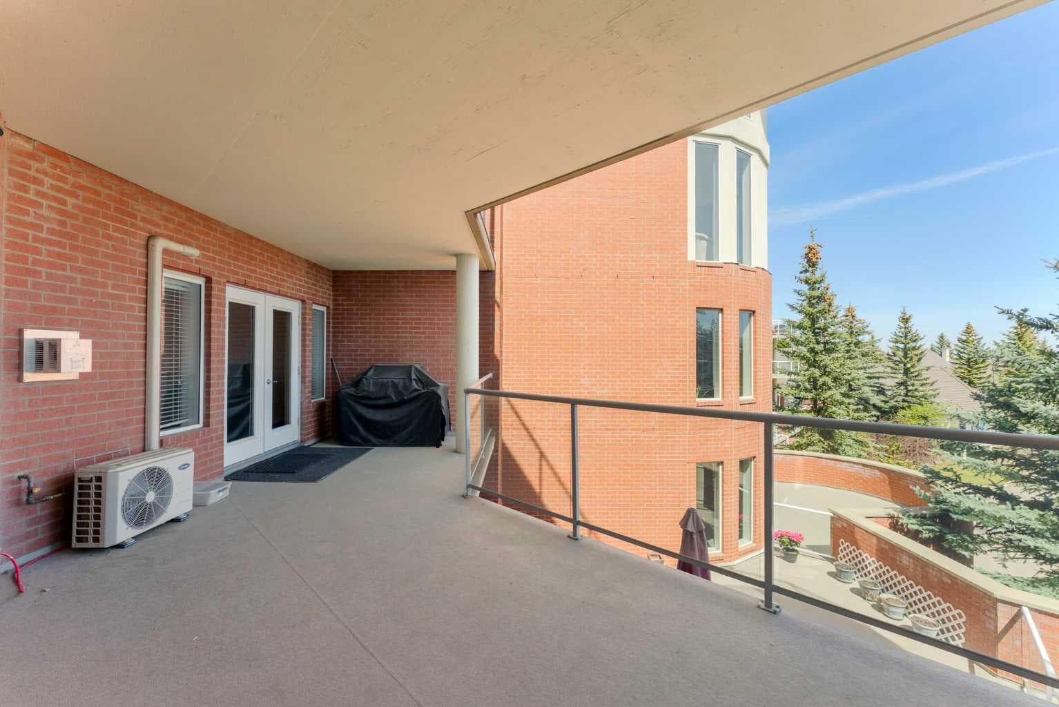 205, 200 Patina Court SW