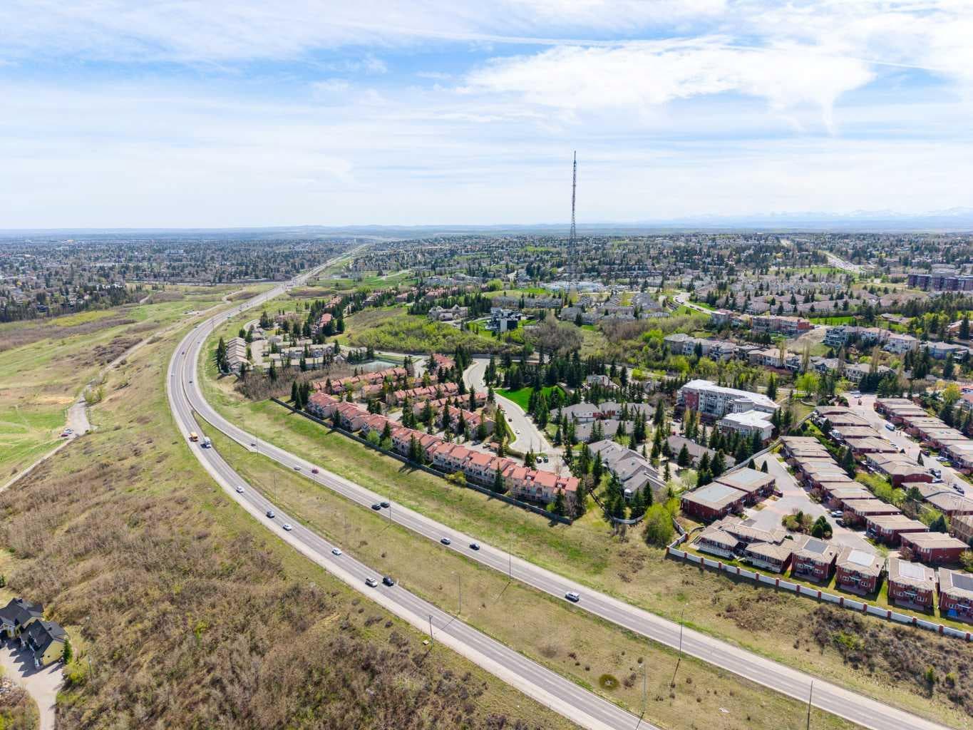205, 200 Patina Court SW