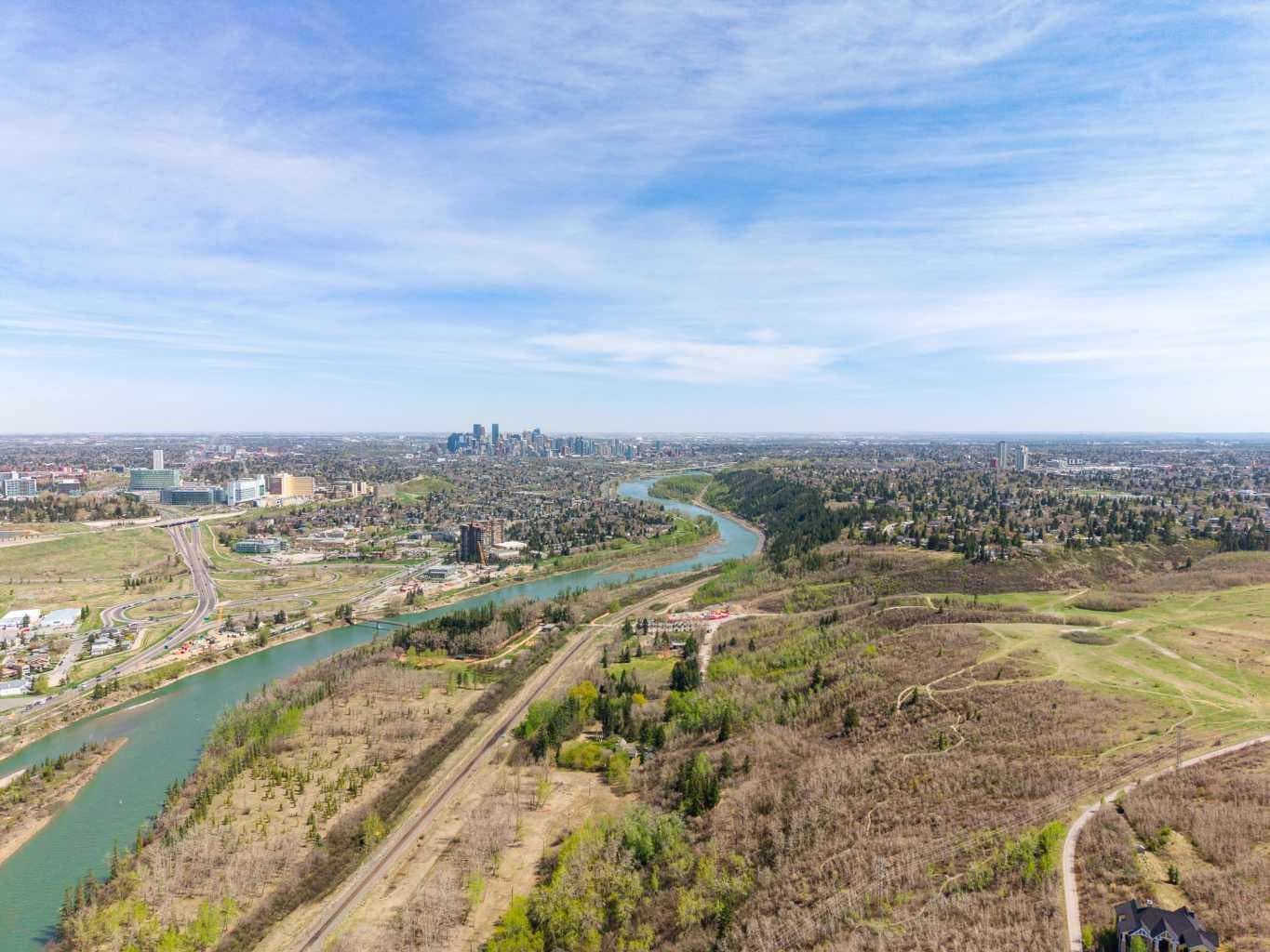 205, 200 Patina Court SW