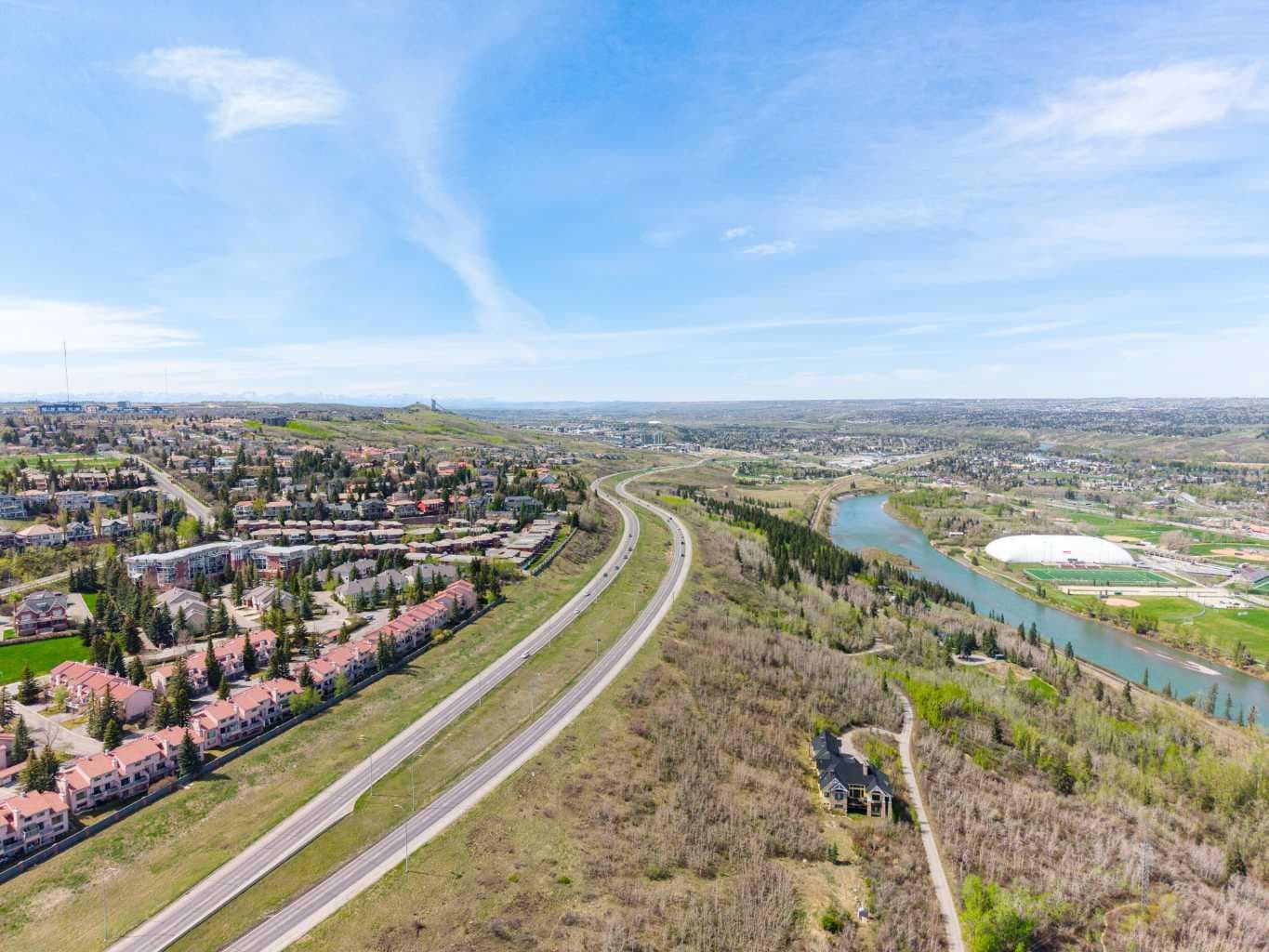 205, 200 Patina Court SW