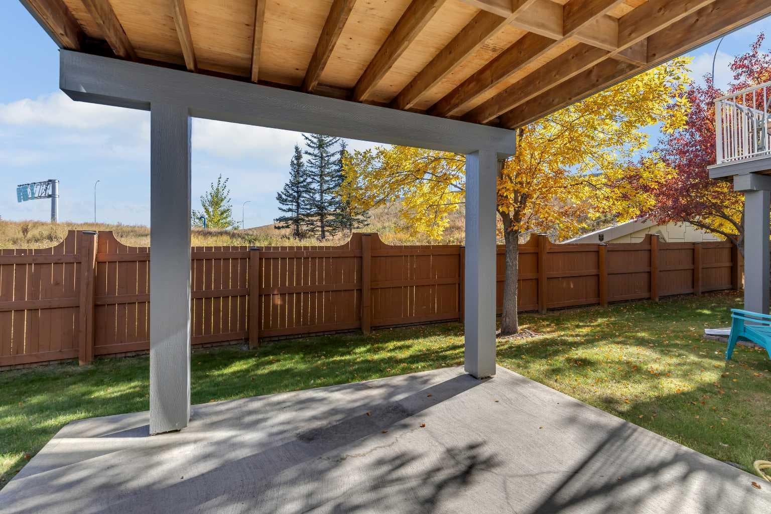 140 Valley Ridge Heights NW