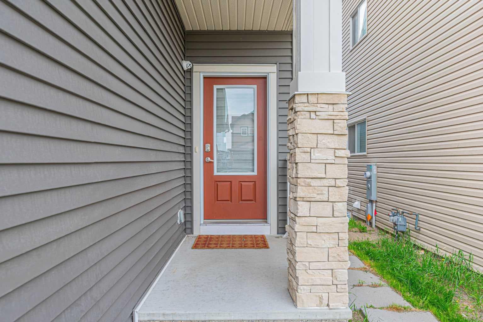 148 Savanna Close NE