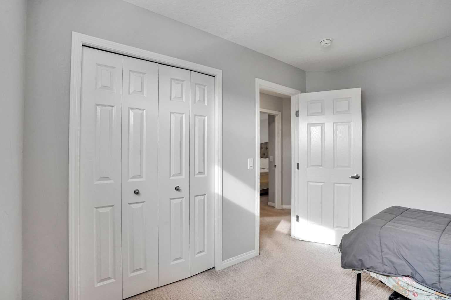 148 Savanna Close NE