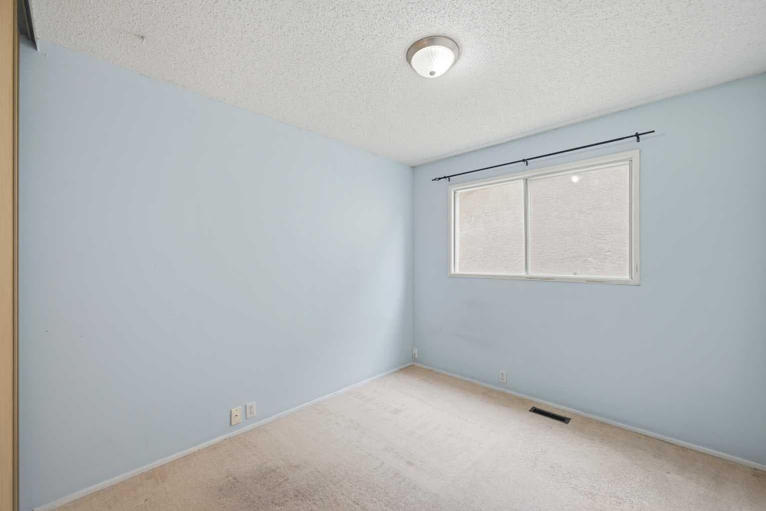 128 Ridgegate Way SW