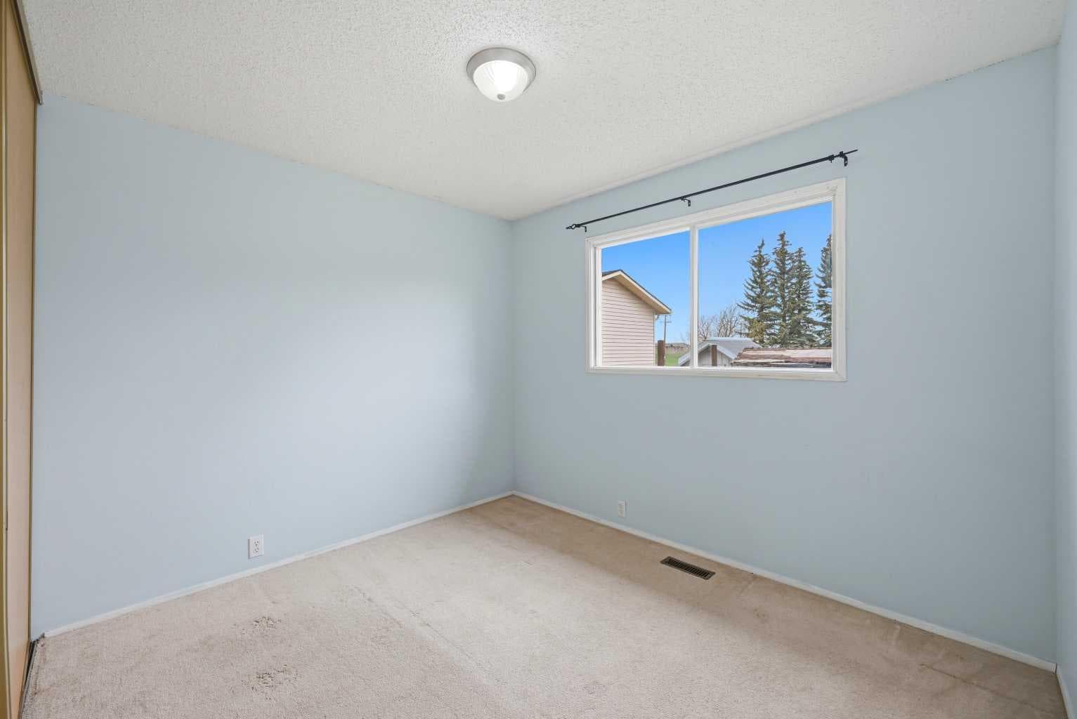 128 Ridgegate Way SW